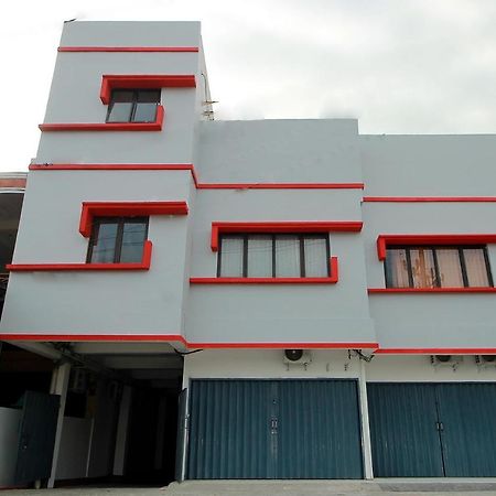 Super Oyo 1678 Jati Exclusive Homestay Бенгкулу Екстериор снимка