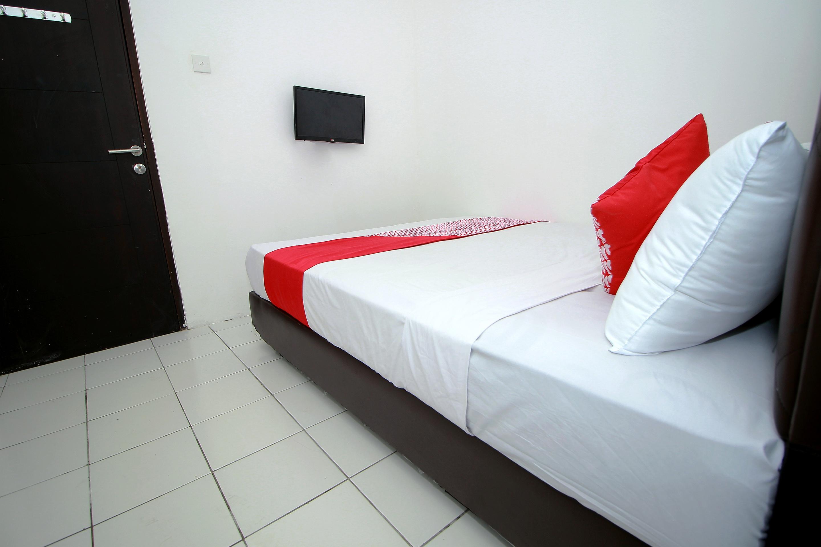 Super Oyo 1678 Jati Exclusive Homestay Бенгкулу Екстериор снимка